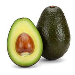 Perfekte reife Avocado vor weißem Hintergrund