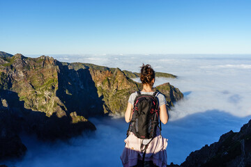 Über den Wolken: Wandern mit traumhaftem Aussichten am Pico do Arieiro (Madeira, Portugal). 