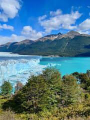Obraz premium Sunny day at Perito Moreno's glacier