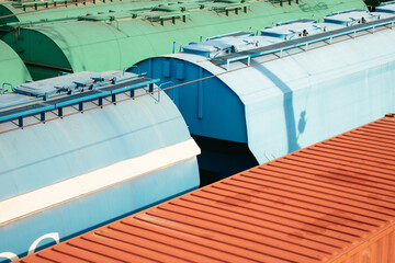 Obraz premium A blue and white container