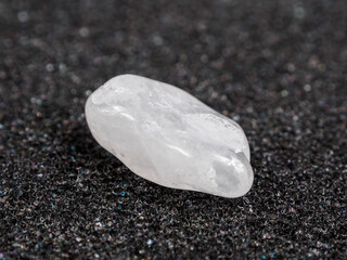 Clear rock crystal photos. Transparent beauty, unique formations, sparkling textures. Explore the quartz variety.