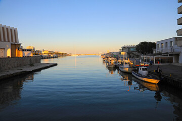 puerto pesquero de gandia atardecer rio serpis lonjas iglesia valencia venecia canal barcas...