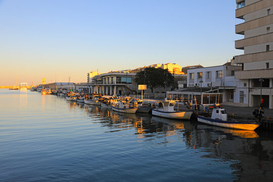 puerto pesquero de gandia atardecer rio serpis lonjas iglesia valencia venecia canal barcas  4M0A6760-as25