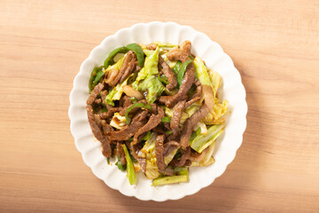 黒毛和牛とピーマンとキャベツのオイスター炒め