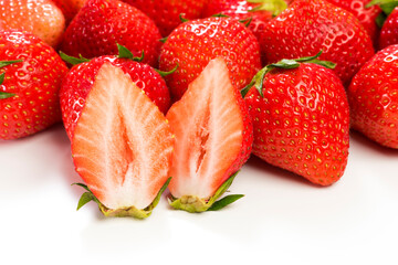 真っ赤に熟した苺