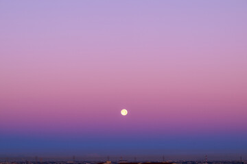 ビーナスベルトに浮かぶ有明の月