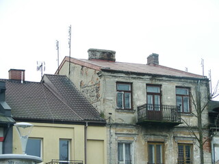 Stara, rozpadająca się kamienica © tomo81