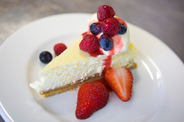 cheesecake with strawberries and berries