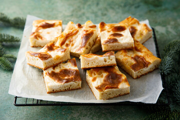 Gingerbread cheesecake bars with lemon