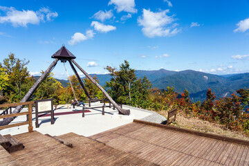 紅葉の白山白川郷ホワイトロード・白川郷展望台デッキと天空ブランコ