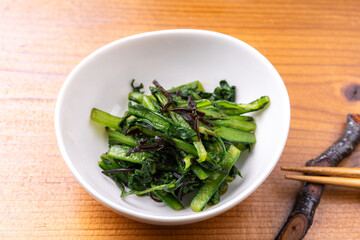 春菊の塩昆布和え