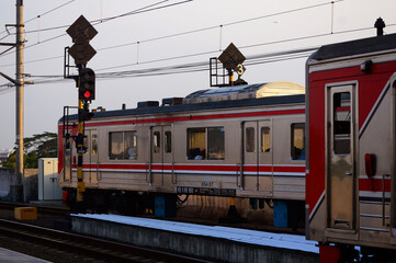 A stopped train waiting for passengers