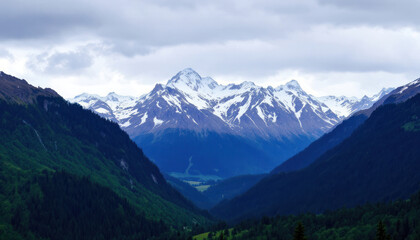 Obraz premium Majestic Snow-Capped Alps: A Serene Mountain Panorama