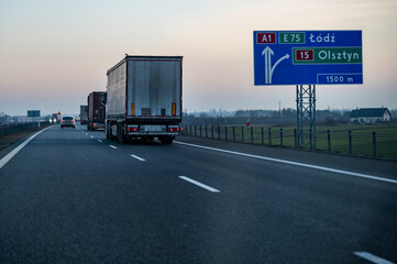 Road transport. © Tomasz Warszewski