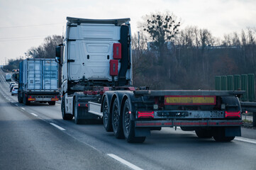Road transport. © Tomasz Warszewski