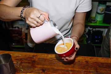 Crafting a Specialty Coffee with Latte Art Technique