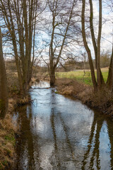Der Fluss Orla im Winter bei Neunhofen
