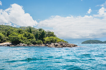 Obraz premium The beautifull bay and Islands by Paraty, Brazil.