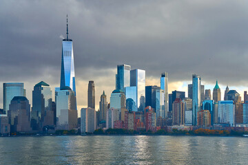 Obraz premium view of the city across the bay