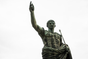 Statua di Augusto loricato a Roma