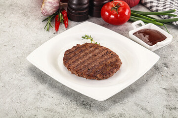 Grilled minced beef burger cutlet