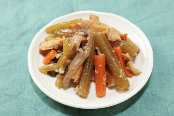 フキの煮物