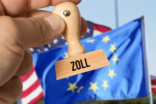 Flagge von USA und Europ&auml;ischer Union EU und Stempel Zoll