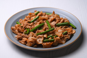 豚肉とにんにくの芽のオイスター炒め