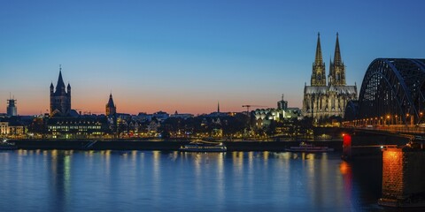 Fototapeta premium Groß St. Martin, City Hall, Cologne Cathedral and Hohenzollern Bridge, Old Town Embankment, Rhine, Cologne, Rhineland, North Rhine-Westphalia, Germany, Europe