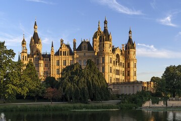 Schwerin Castle in the evening light, Schwerin, Mecklenburg-Western Pomerania, Germany, Europe