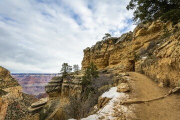Hiking trail down into the Grand Canyon, Bright Angel Trail, South Rim, Grand Canyon National Park, Arizona, USA, North America