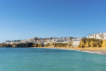Obraz premium Wide sandy beach, townscape, Albufeira, Algarve, Portugal, Europe