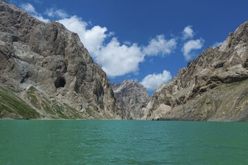 Köl-Suu lake, High Altitude Lake, Kurumduk valley, Naryn province, Kyrgyzstan, Asia