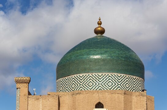 Turquoise dome of Mausoleum of Makhmud Pakhlavan, Pahlavon Mahmud, Khiva, Uzbekistan, Asia