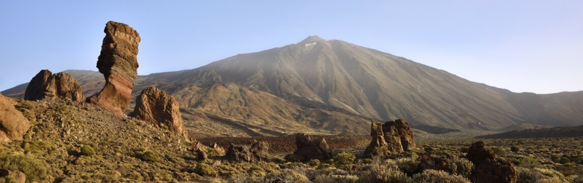 Roque Chinchado, Los Roques de Garcia, Mount Teide, Las Ca&ntilde;adas, Teide National Park, Tenerife, Canary Islands, Spain, Europe