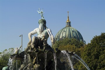 Neptunbrunnen fountain and dome of the cathedral, Berlin, Germany, Europe