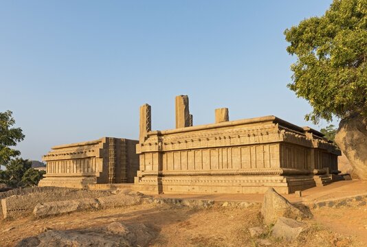Rayar Gopuram, unfinisherd temple, Mahabalipuram, Mamallapuram, India, Asia
