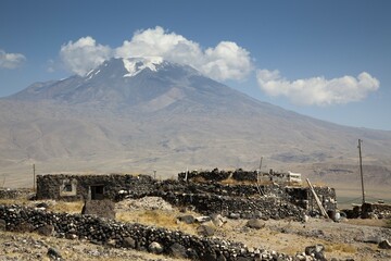 Stone hut on Mount Ararat, Agri Dagi, Eastern Anatolia Region, Turkey, Asia
