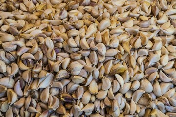 Garlic cloves at a market, Chinnamanur, Tamil Nadu, India, Asia