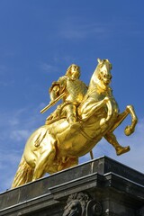 Obraz premium Golden Rider, equestrian statue of the Saxon Elector and Polish King August the Strong, Neustädter Markt, Dresden-Neustadt, Dresden, Saxony, Germany, Europe