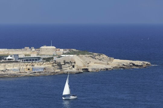 Spit of land with remnants of Fort Tign&eacute;, Tign&eacute; Point, Dragut Point, Sliema, Malta, Europe