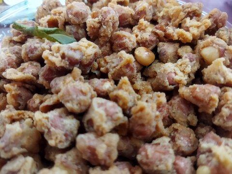 Fried peanuts in flour or Kacang Kribo.