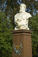 Fototapeta premium Marble bust, memorial to King and Emperor Friedrich III, spa garden, Bad Homburg vor der Höhe, Hesse, Germany, Europe