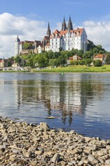 Obraz premium Albrechtsburg Castle, Cathedral and Bischofsschloss with Elbe River, Meißen, Saxony, Germany, Europe