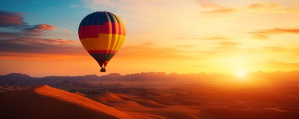 Obraz premium Hot Air Balloon at Sunrise