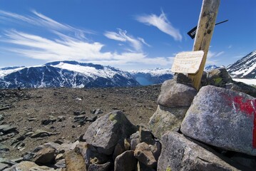 Trail marker along a hiking trail in Jotunheinem National Park, Norway, Scandinavia, Europe