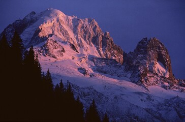 Sunset over Aiguille Verte and Aiguille des Drus, Montblanc-Area, Chamonix, France, Europe