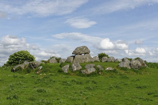 Carrowmore Megalithic Cemetery, Tomb 7, Carrowmore, Connaught, Ireland, Europe