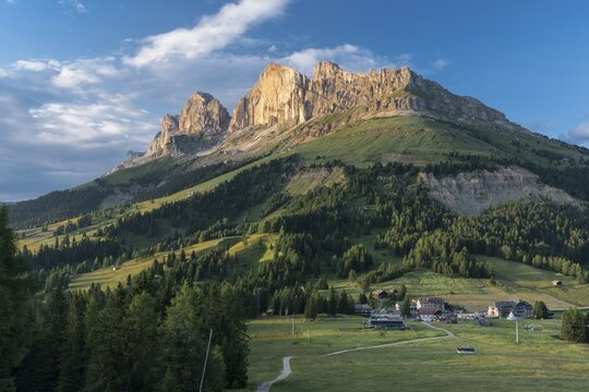 Western side of the Rosengarten group, Karerpass in front, Croda Rossa, 2806 m, Dolomites, UNESCO World Heritage Site, Alps, Province of South Tyrol, Trentino-Alto Adige, Italy, Europe