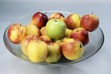 Organic apples, Jonagold, in a bowl